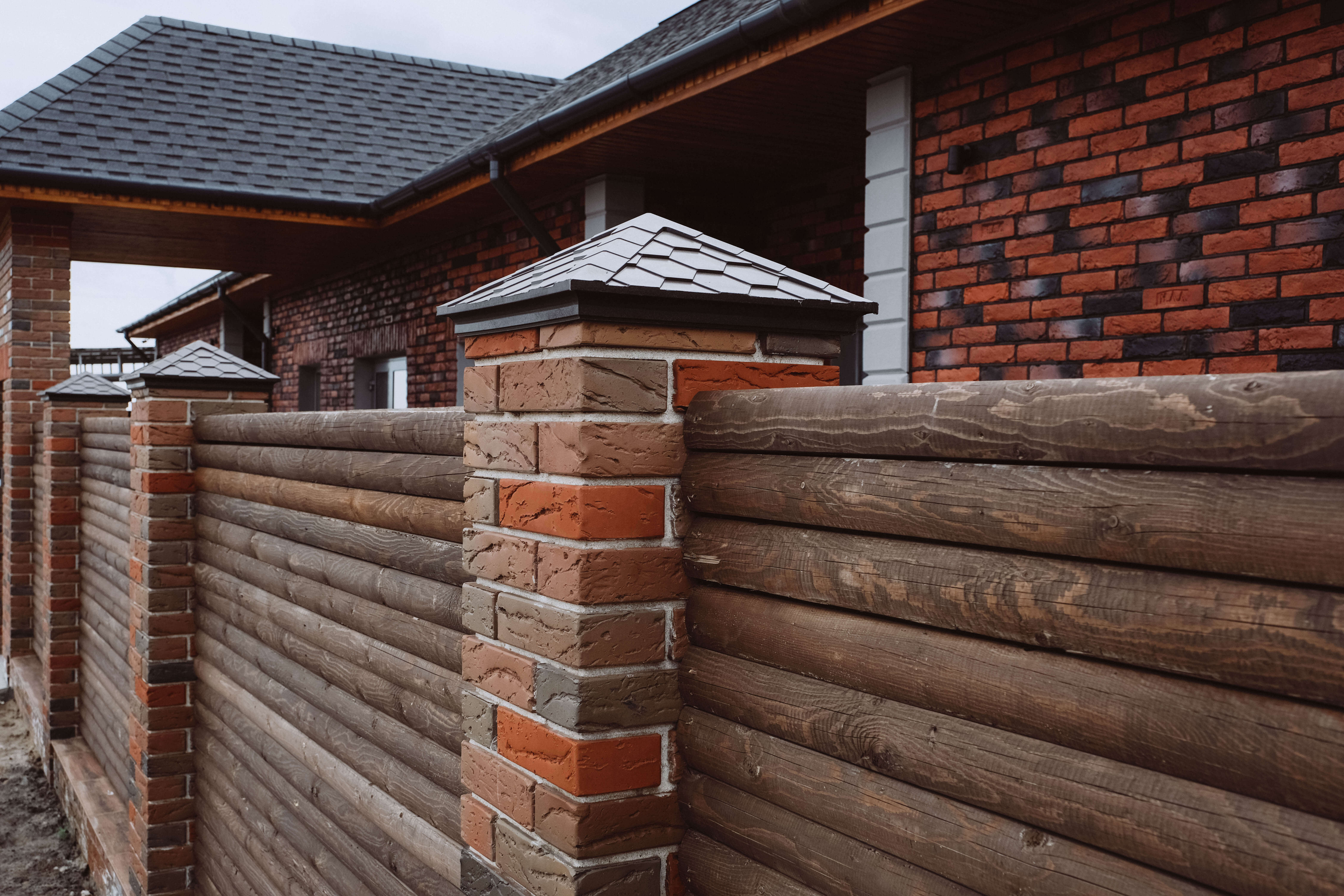 Колпак Zking Эверест Коричневый на столб 1.5х1.5 кирпича (390х390мм) в Сертолово фото