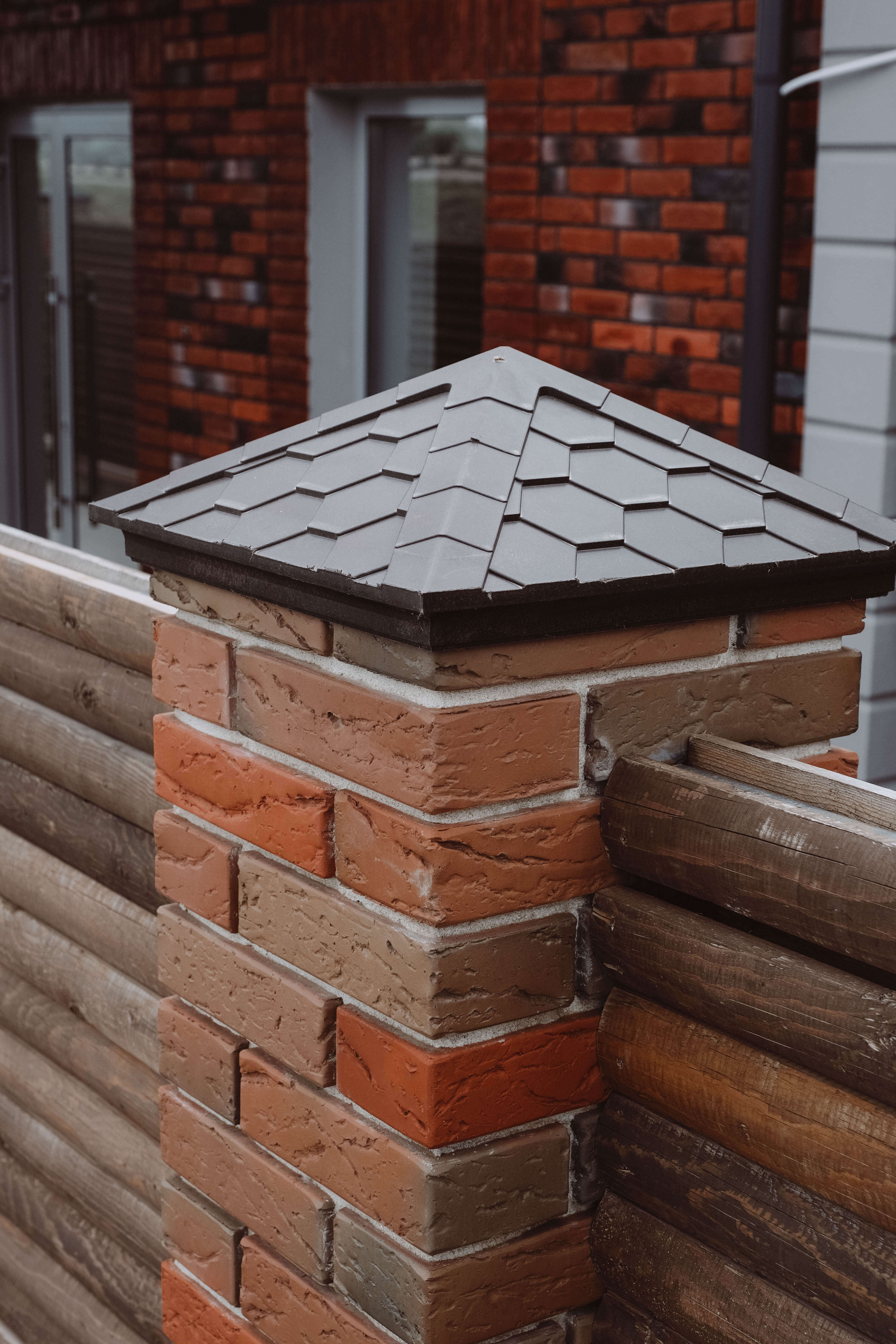 Колпак Zking Эверест Коричневый на столб 1.5х1.5 кирпича (390х390мм) в Сертолово фото