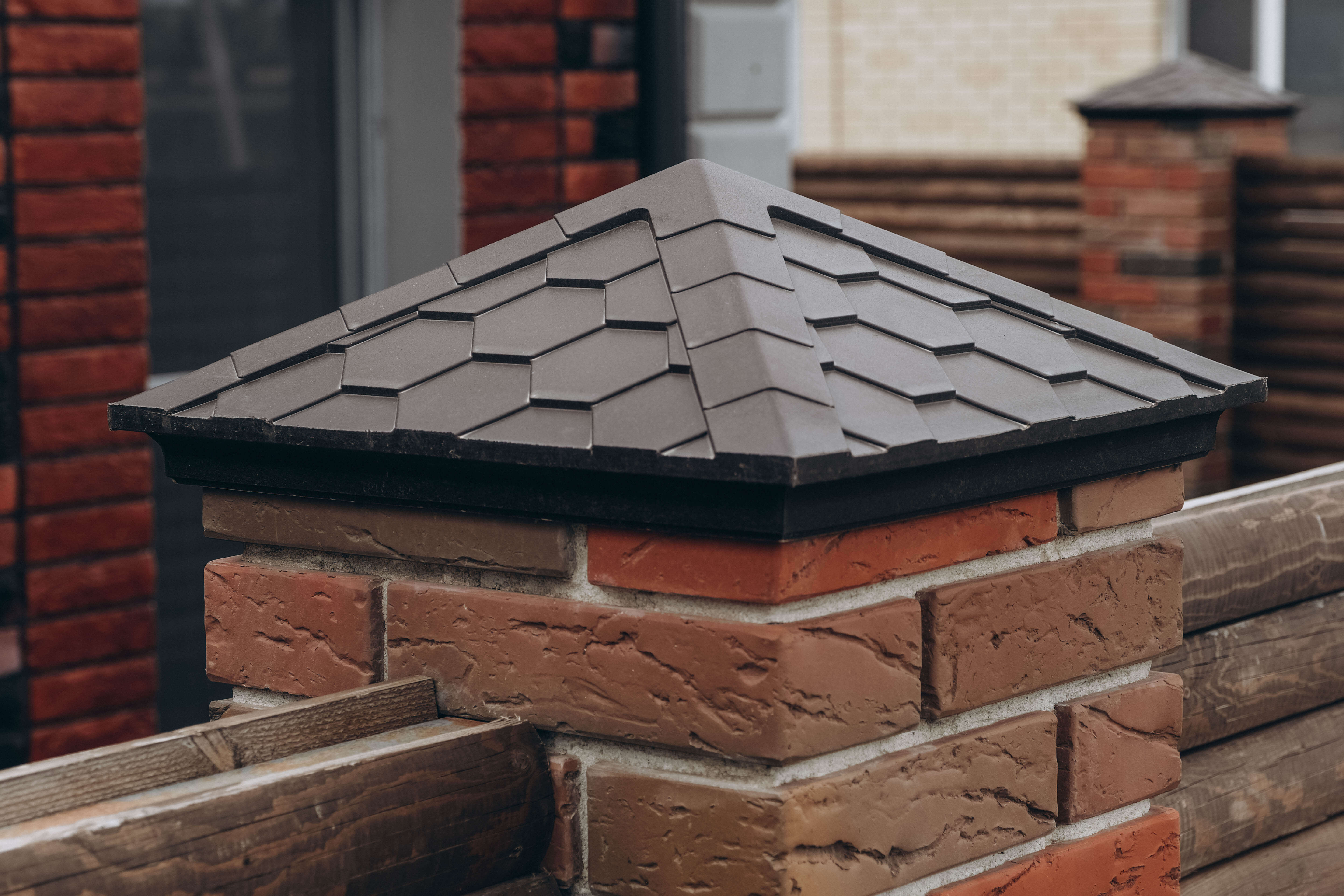 Колпак Zking Эверест Коричневый на столб 1.5х1.5 кирпича (390х390мм) в Сертолово фото